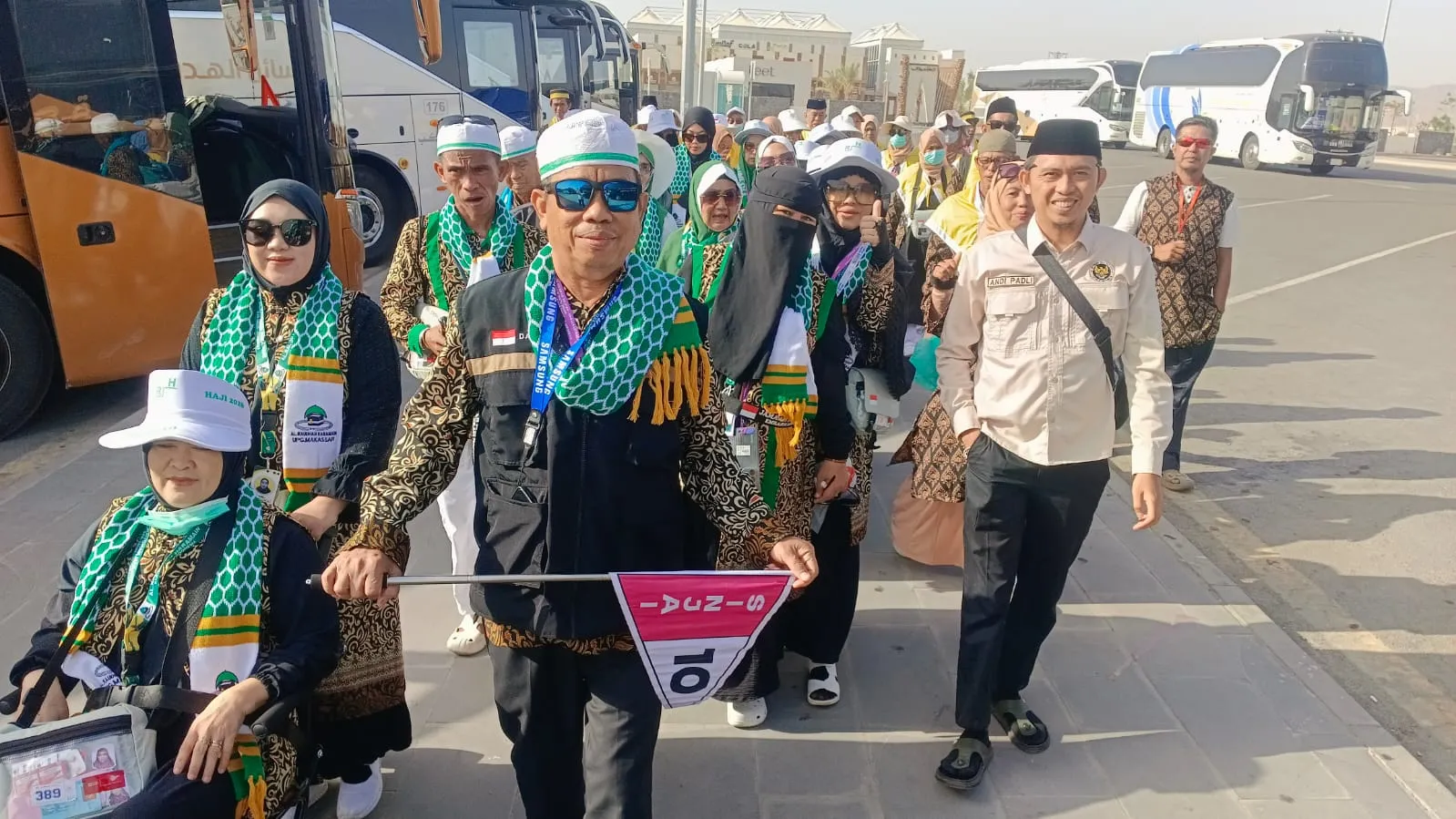 Jamaah UPG 17 Kunjungi Masjid Quba, Dapat Penjelasan Sirah dari PHD Andi Fadli