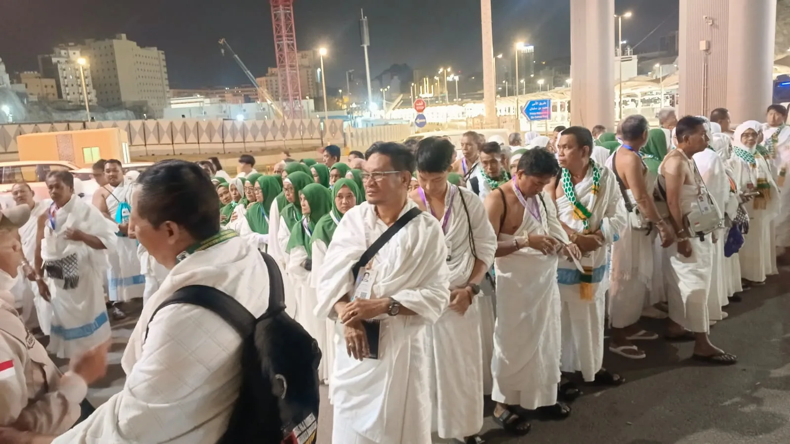 Bimbad Faried Wajedi Pimpin Jamaah UPG 17 Laksanakan Umrah Tamattu di Masjidil Haram